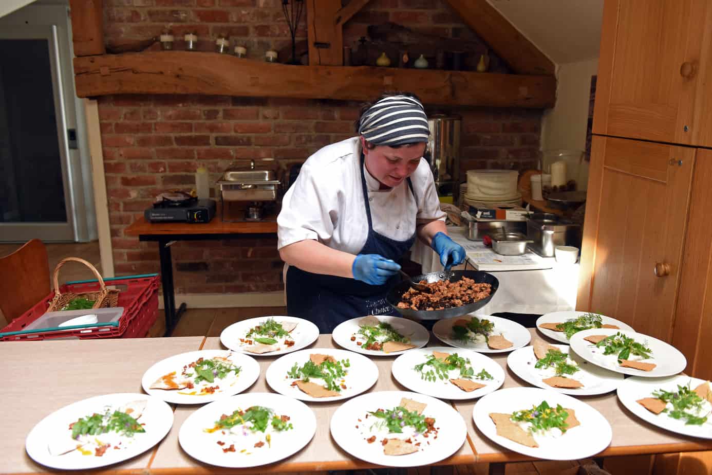 Spring Foragings – Meander & Meal